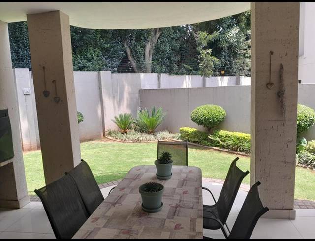 5 BEDROOM COMPLEX FOR SALE IN ORIEL